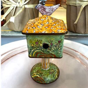 Adorable Empress Arts Enamel metal bird house; trinket box  top lid 1999 so cute